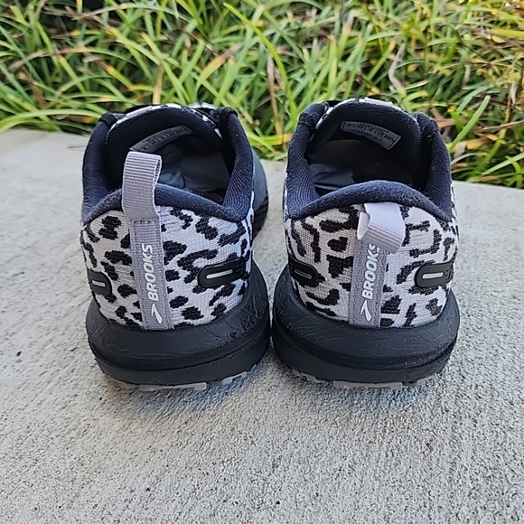Brooks Wmns Revel 6 'White Black Leopard' SIZE 8 - Picture 3 of 12